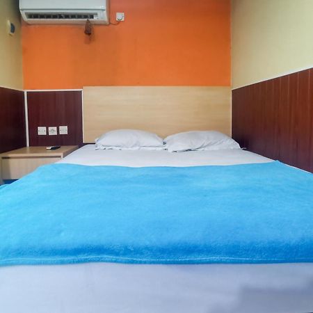Hotel Container Inn Mitra Reddoorz Gadok Ngoại thất bức ảnh