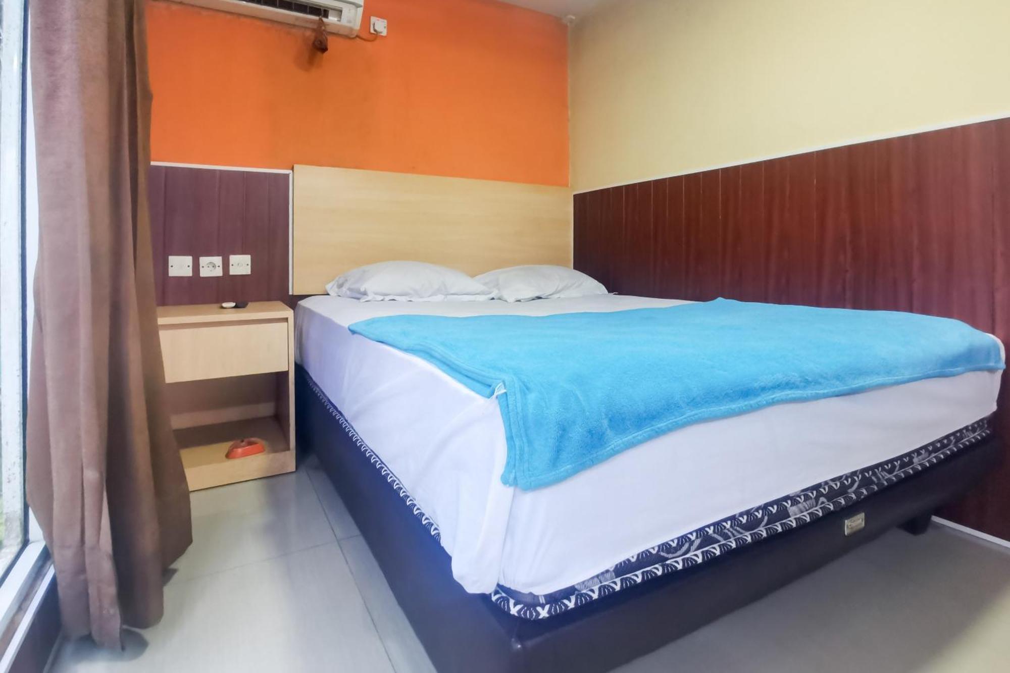 Hotel Container Inn Mitra Reddoorz Gadok Ngoại thất bức ảnh