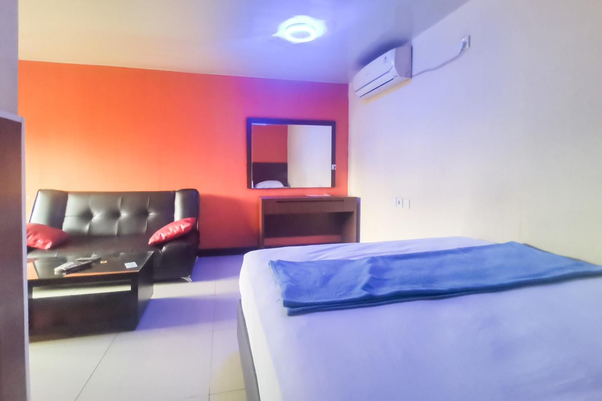 Hotel Container Inn Mitra Reddoorz Gadok Ngoại thất bức ảnh