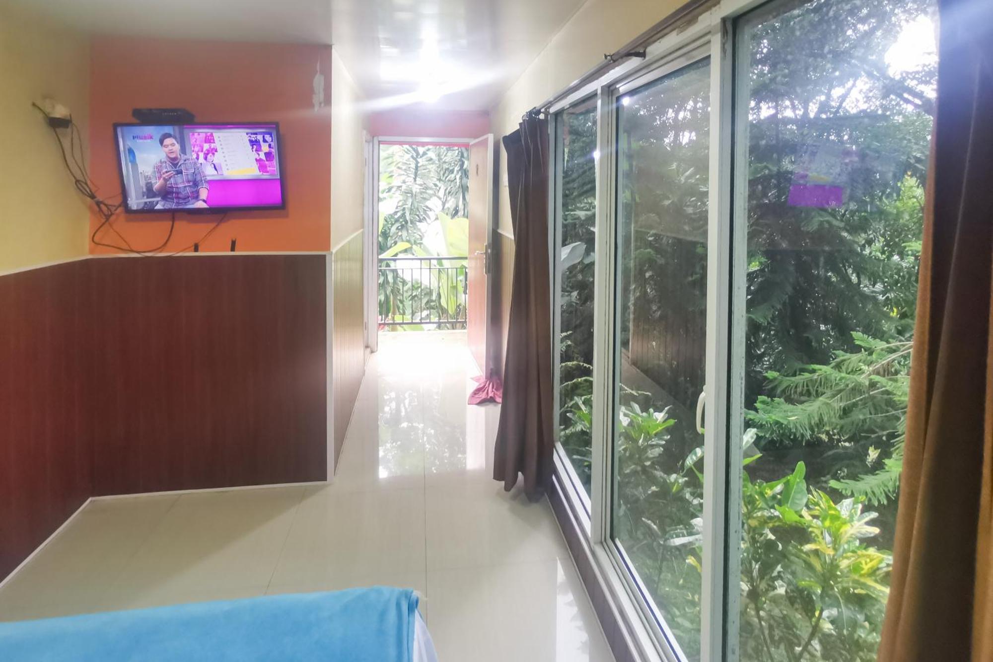 Hotel Container Inn Mitra Reddoorz Gadok Ngoại thất bức ảnh