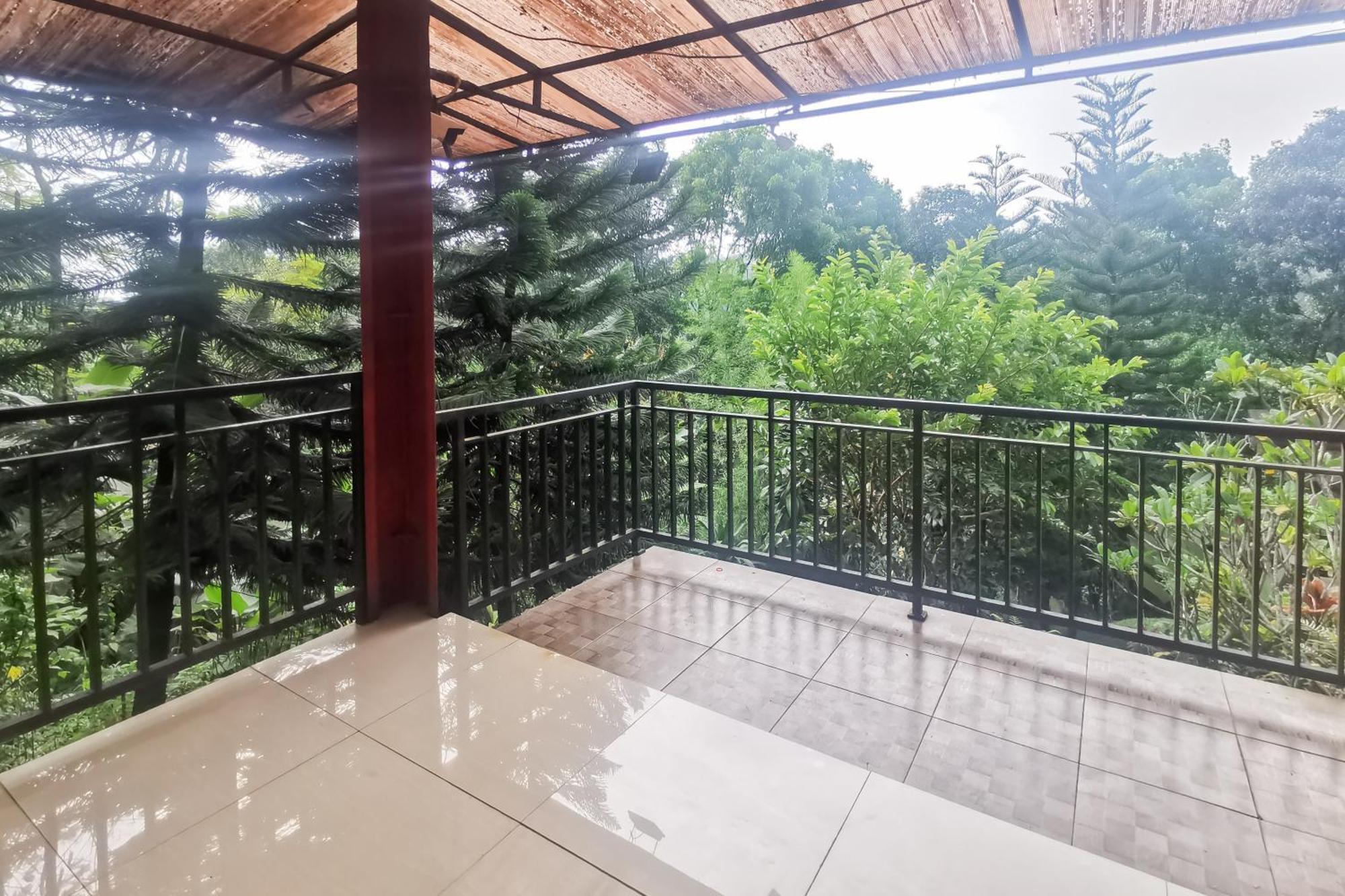 Hotel Container Inn Mitra Reddoorz Gadok Ngoại thất bức ảnh